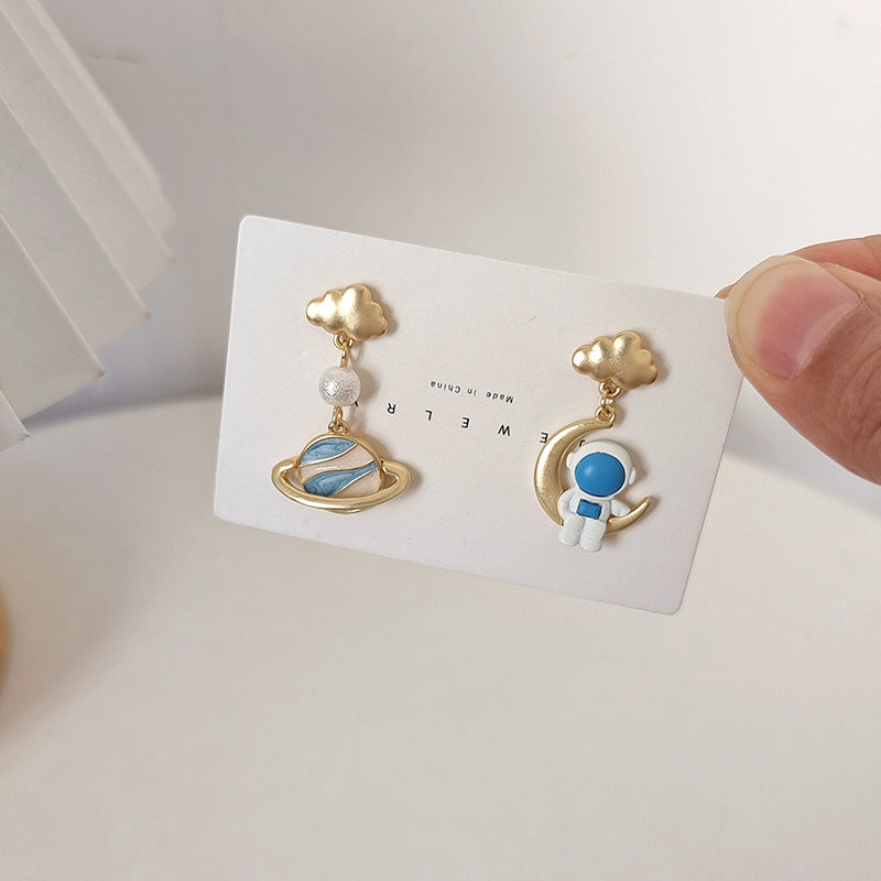 BA4885自主設計雲朵星球太空人S925銀針耳釘2023.08.15