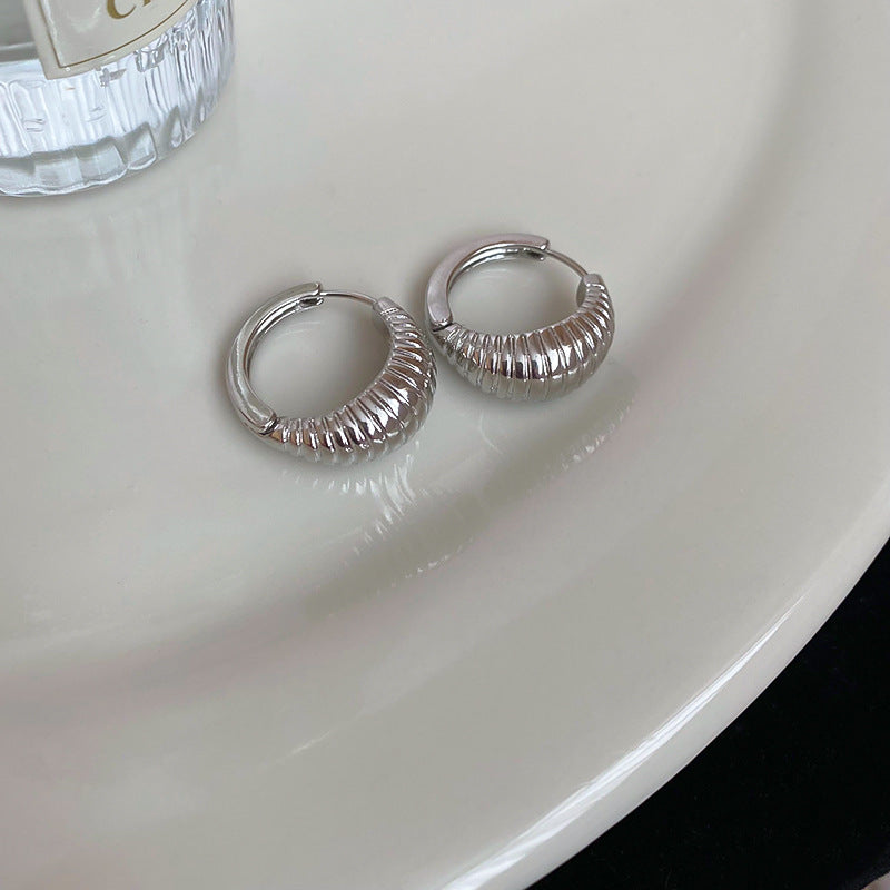 EM5176歐美復古螺紋圓形牛角包個性耳環2025.03.14