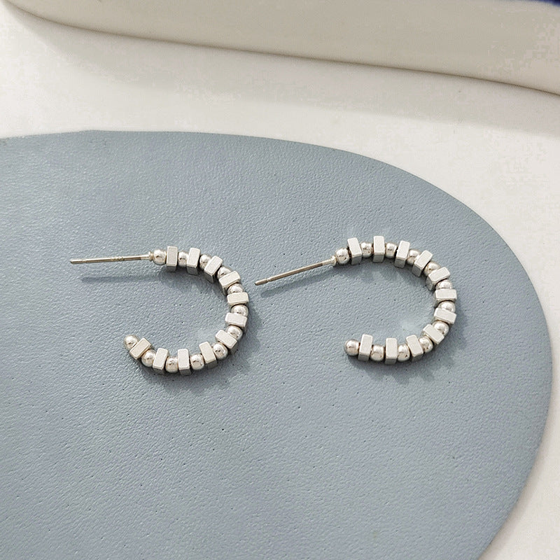 BA7347個性碎銀子設計串珠C字S925銀針耳環2024.04.09