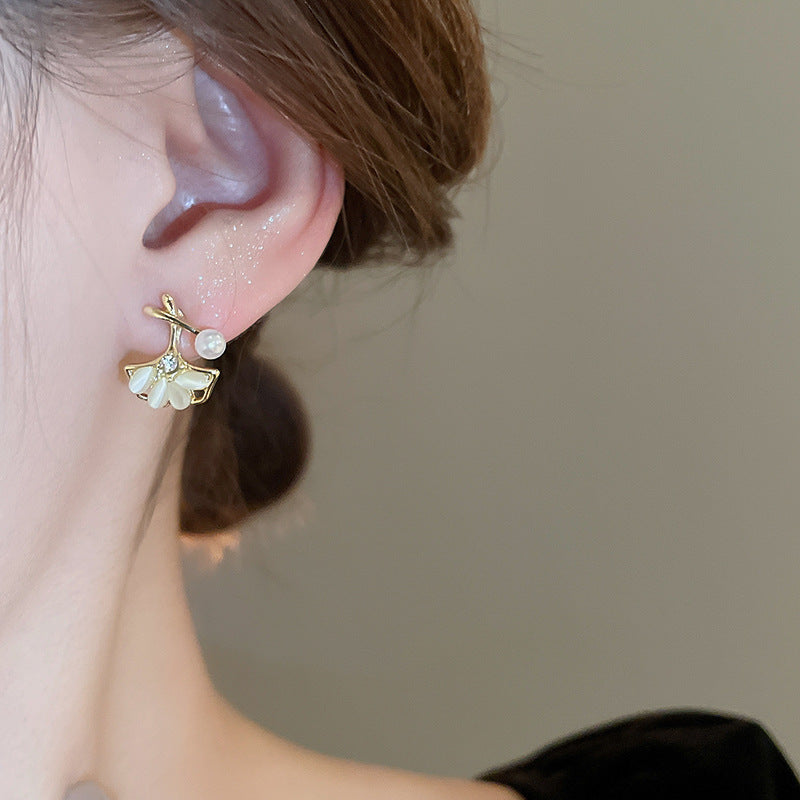 EK1037法式小巧銀杏葉珍珠銀針耳釘2024.07.02