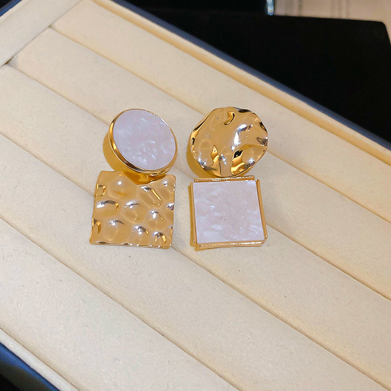 EK0728歐美氣質黑白褶皺不對稱銀針耳環2024.07.02