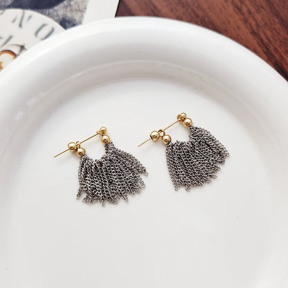 BA7340歐美金屬感鏈條流蘇耳環2024.04.09