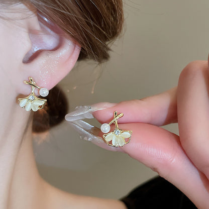 EK1037法式小巧銀杏葉珍珠銀針耳釘2024.07.02