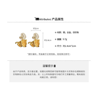 EA9649法式復古簡約褶皺花朵珍珠銀針耳環2024.04.16