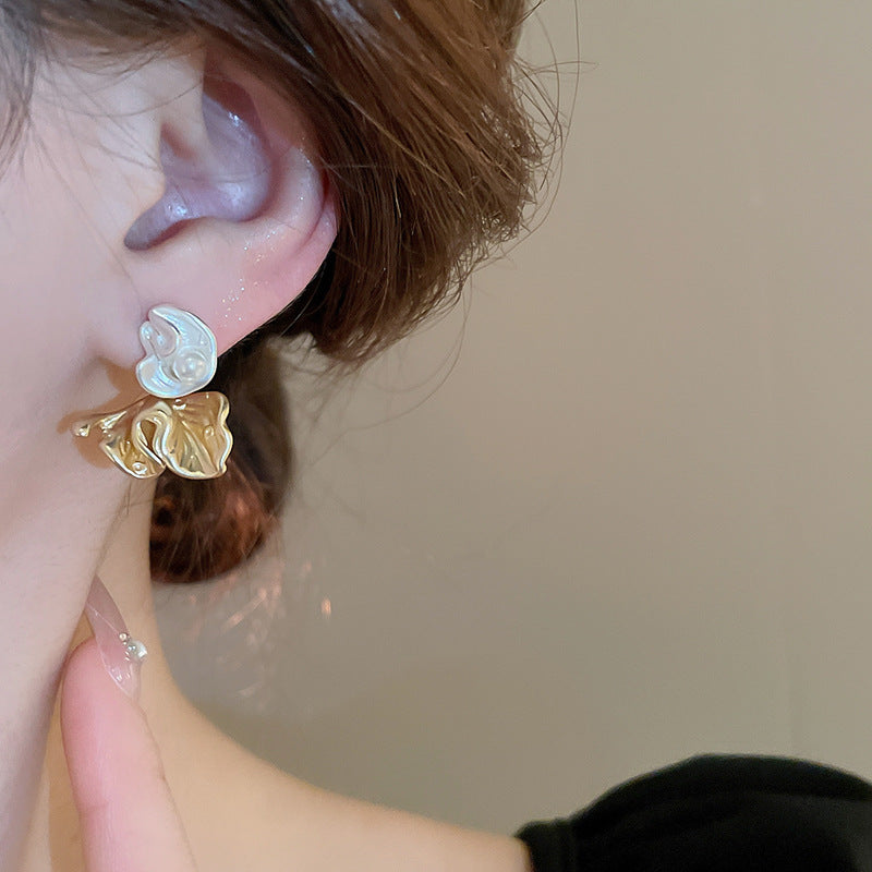 EA9649法式復古簡約褶皺花朵珍珠銀針耳環2024.04.16