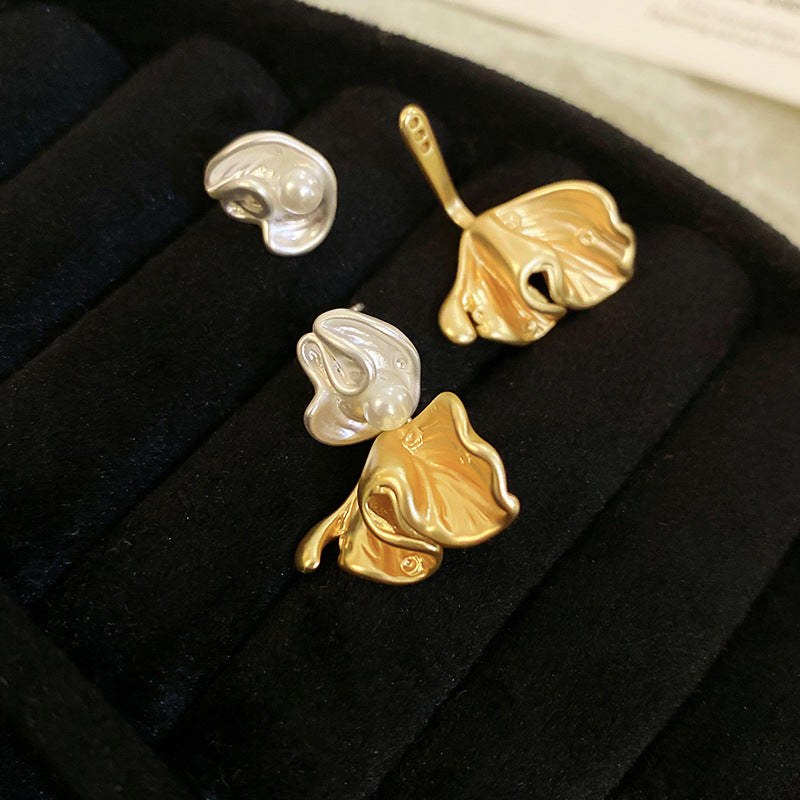 EA9649法式復古簡約褶皺花朵珍珠銀針耳環2024.04.16