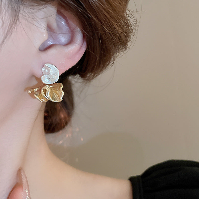 EA9649法式復古簡約褶皺花朵珍珠銀針耳環2024.04.16